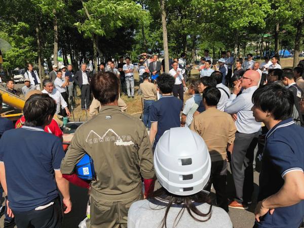 「毎月25回見学会|透水性コンクリート」