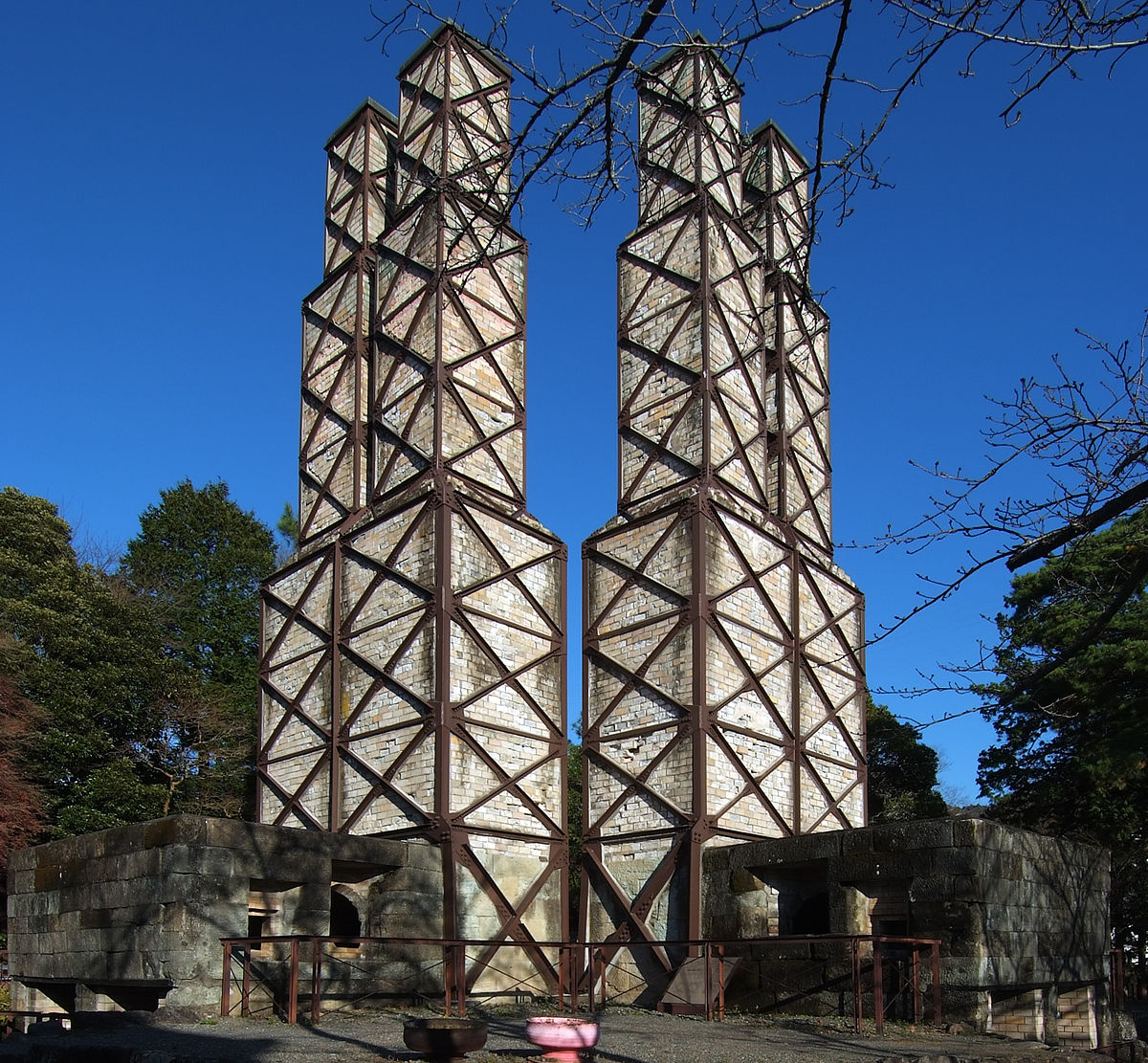 1200px-Reverberatory_furnace_of_Nirayama.jpg