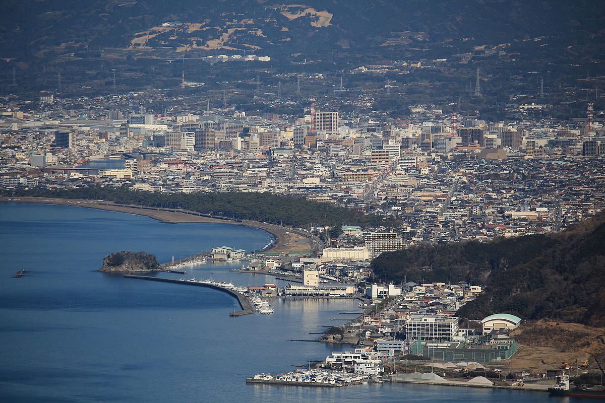 Numazu_and_Port_of_Shizuura.jpg