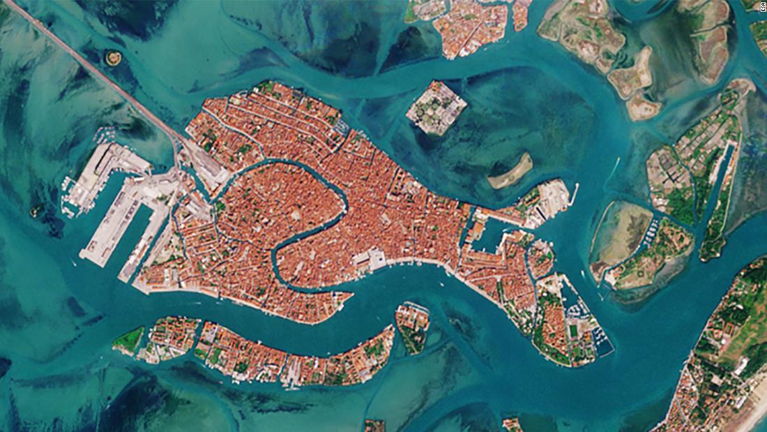 venetian-lagoon-traffic-2020-super-1692.jpg