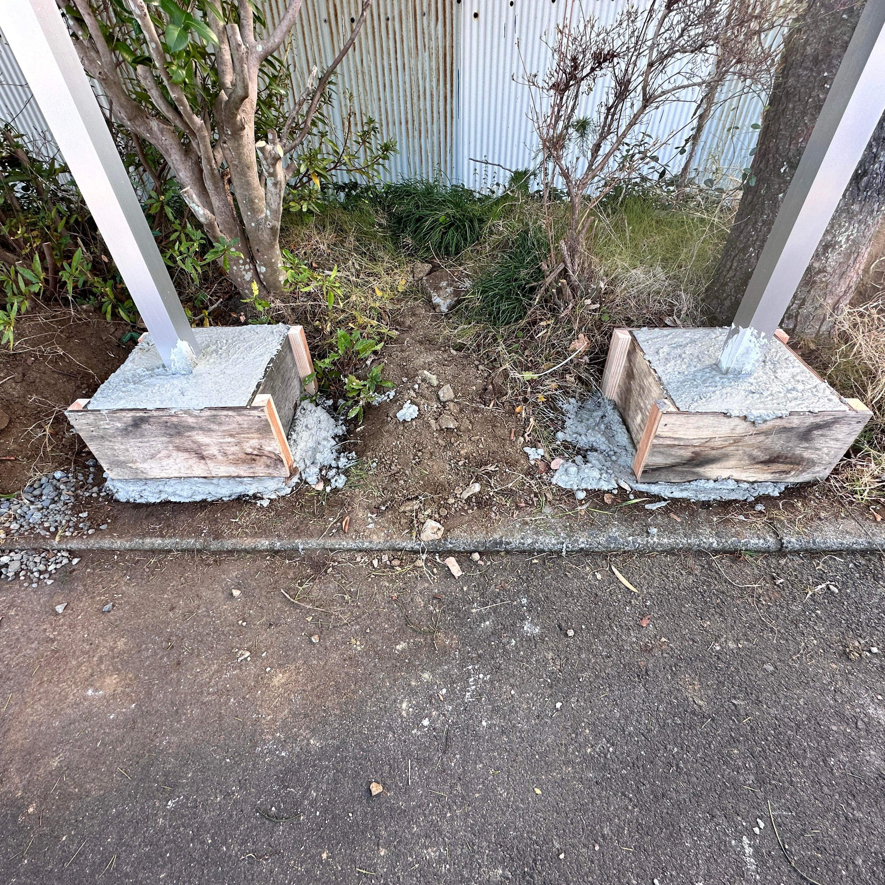 看板の基礎コンクリートなど建築基準法がまとわりついてこないなら【ヌテコン】