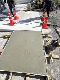 同じ値段（平米1万円材工共下請け納品）だとして【普通】or【白い】土間コンどっちを選びますか？