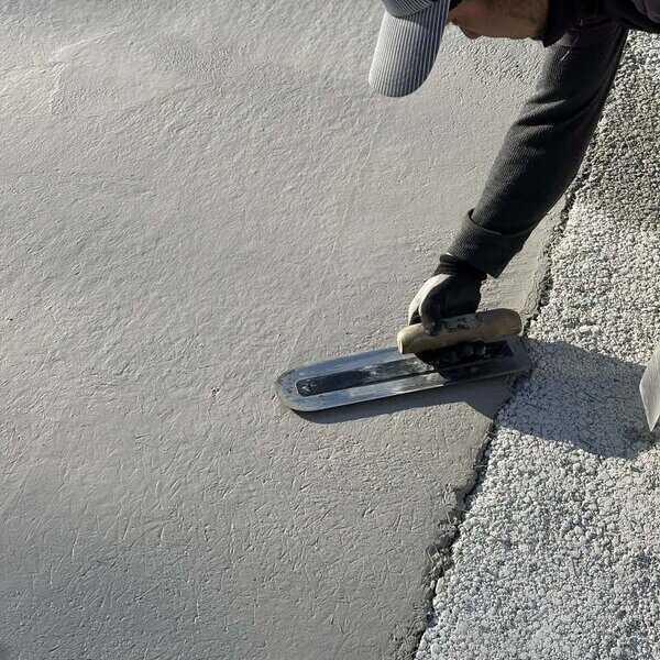 【生コンビニ】今ご相談中の業者（外構/造園）さまに平米1万円材工共で下請けに入らせていただきます【白い土間コン™︎】