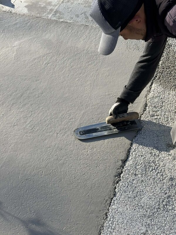 【生コンビニ】今ご相談中の業者（外構/造園）さまに平米1万円材工共で下請けに入らせていただきます【白い土間コン™︎】