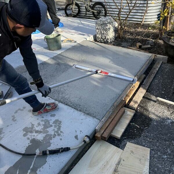 今ふつうに業者さんから提案され検討している【土間コン】白色も選べるって知ってましたか？