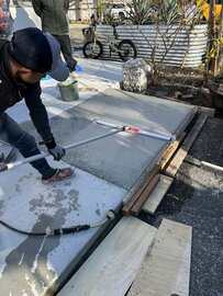 今ふつうに業者さんから提案され検討している【土間コン】白色も選べるって知ってましたか？