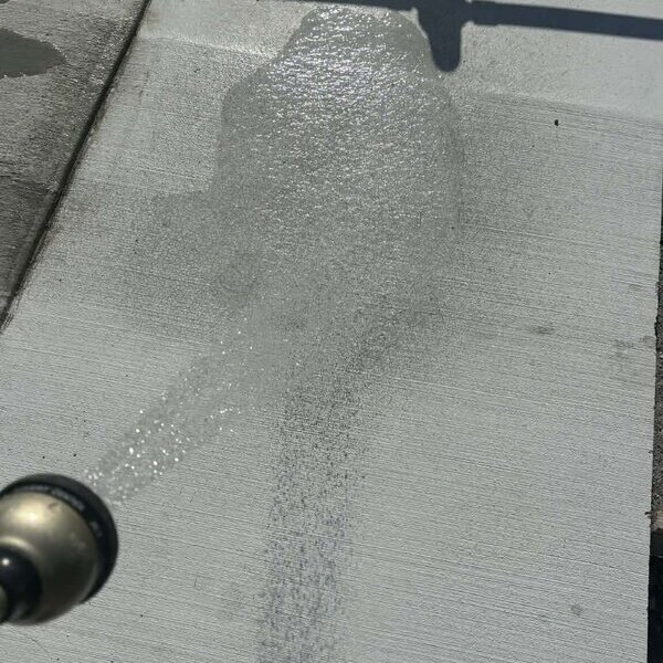 新築マイホームの駐車場【土間コン】は選べる！！ 白い土間コン™︎(平米1万円材工共下請け)その他選択肢も