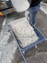 平米10,000円で材工共で仕切ります【白い土間コン】（ザンコン™︎）「庭コン」「生コンビニ」ご利用業者さま限定