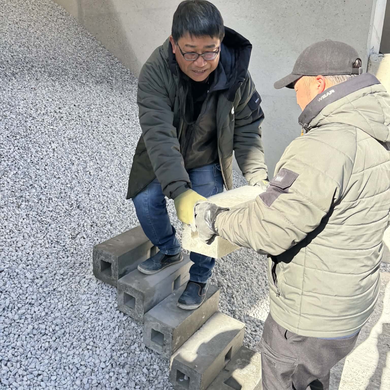 フェーズフリーな 【ザンコン™︎】 今度は河川敷・堤防に遊歩道や階段を設置しようとしています