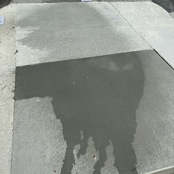 汚れやすい普通の土間コンと汚れにくい【白い土間コン】同じ値段だったらどっちを選びますか？