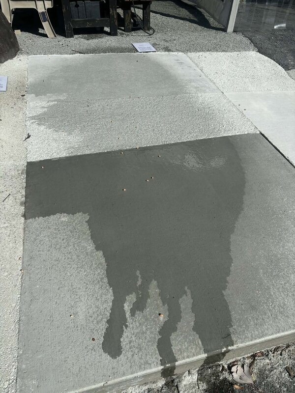 汚れやすい普通の土間コンと汚れにくい【白い土間コン】同じ値段だったらどっちを選びますか？