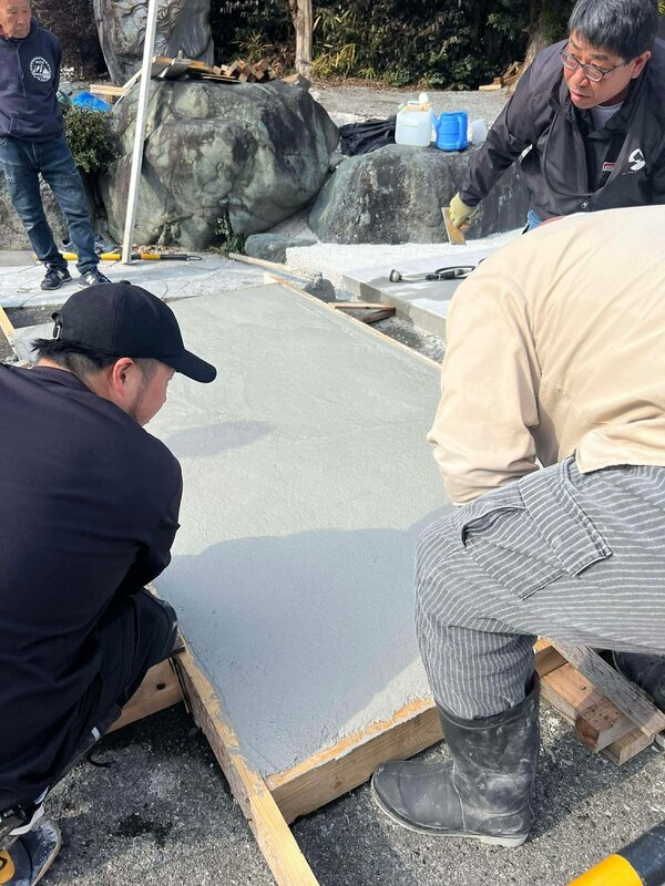 生コンポータル（株式会社 長岡生コンクリート）職員一丸となって【土間コン™︎】お届けしています