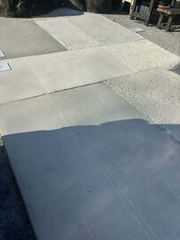 白い 土間コン™︎ の骨材（砂や小石）はCCU材といって二酸化炭素を固定しています