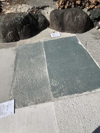 水を寄せ付けない密実な表面も【白い土間コン™︎】特徴の一つです（材工共平米1万円下請け直営施工）