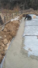 ザンコン™︎でいいじゃん！そんな現場ありますよね？ 住宅基礎の型枠と鉄筋を設置する作業床