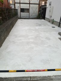 お楽しみ白い「はずの」土間コン™︎が真っ青に変色して顔面蒼白？！スラグブルーについて