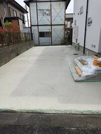 白い土間コン™︎ 「タイヤマーク汚れが目立っても地球環境は汚してません」環境配慮の結果