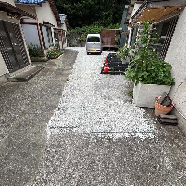 土間コン™︎ 必要？ とりあえずザンコン™︎ジャリ で良いのでは？ 後から採用もできるしね