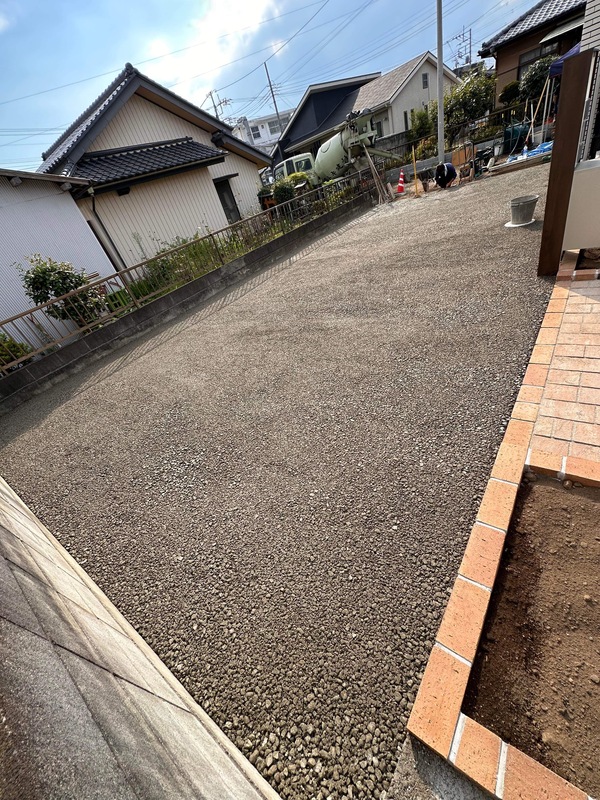 群馬】「炎天下の施工は大変だけど完成したらとっても快適な地面