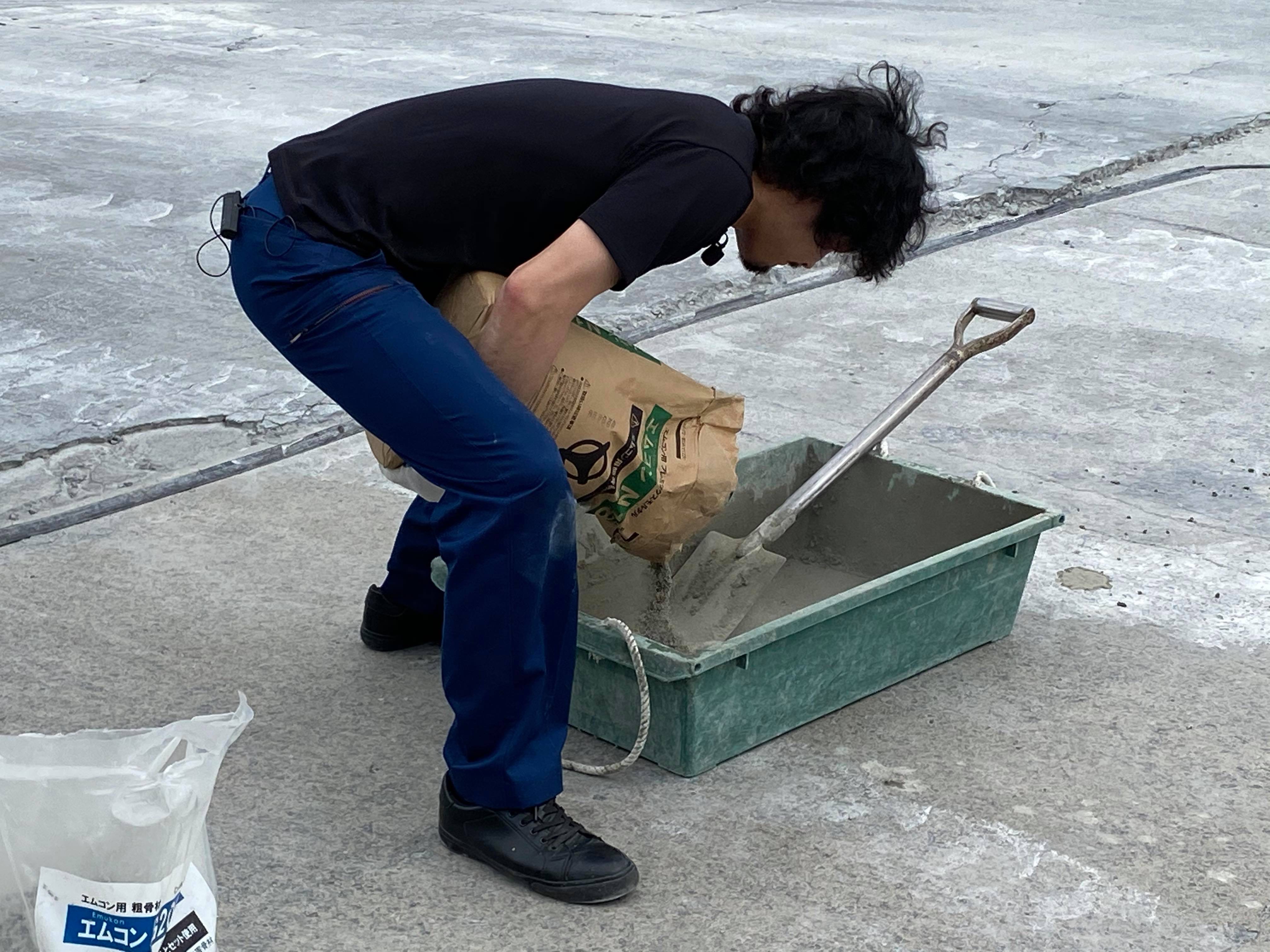 「生コン、コンクリート、モルタル、セメント。あなたはそれぞれどう違うかわかるだろうか」DIYマニュアル撮影｜水たまり