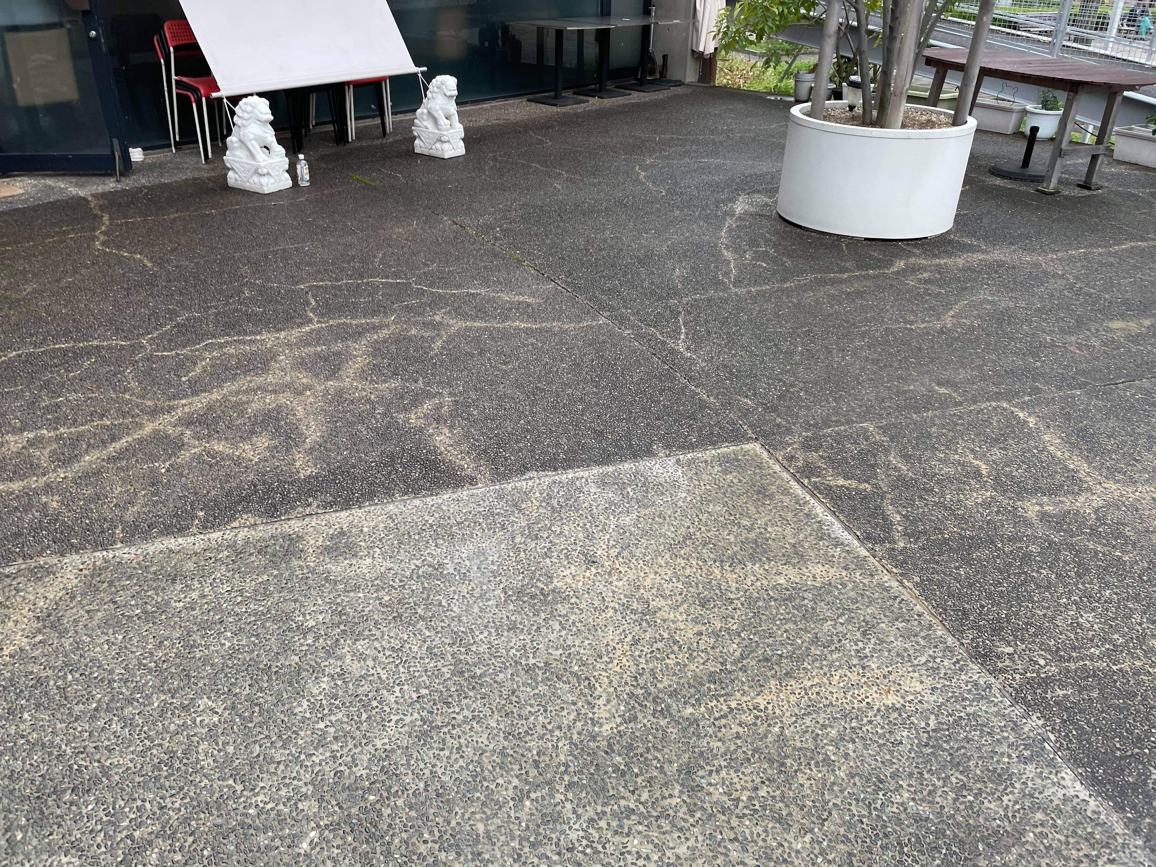 玄関アプローチに洗い出しってどうなの 水たまり対策 Drytech ドライテック 透水性舗装仕上材 生コンポータル