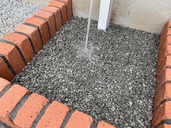 立水栓をdiyで専門家に聞きながら造作する話 後編 水受け造作編 水たまり対策 Drytech ドライテック 透水性舗装仕上材 生コンポータル