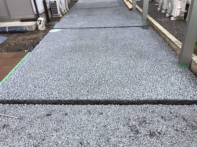 土間コンの3倍高い デマを流布する嘘つき施工者について 施工原価解説 水たまり対策 Drytech ドライテック 透水性舗装仕上材 生コンポータル