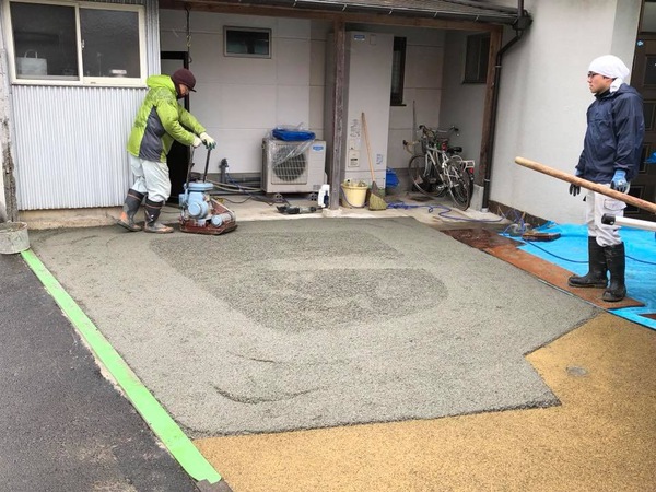 土間コン打設でイラッとしたことがある 千葉 見学会 水たまり対策 Drytech ドライテック 透水性舗装仕上材 生コンポータル