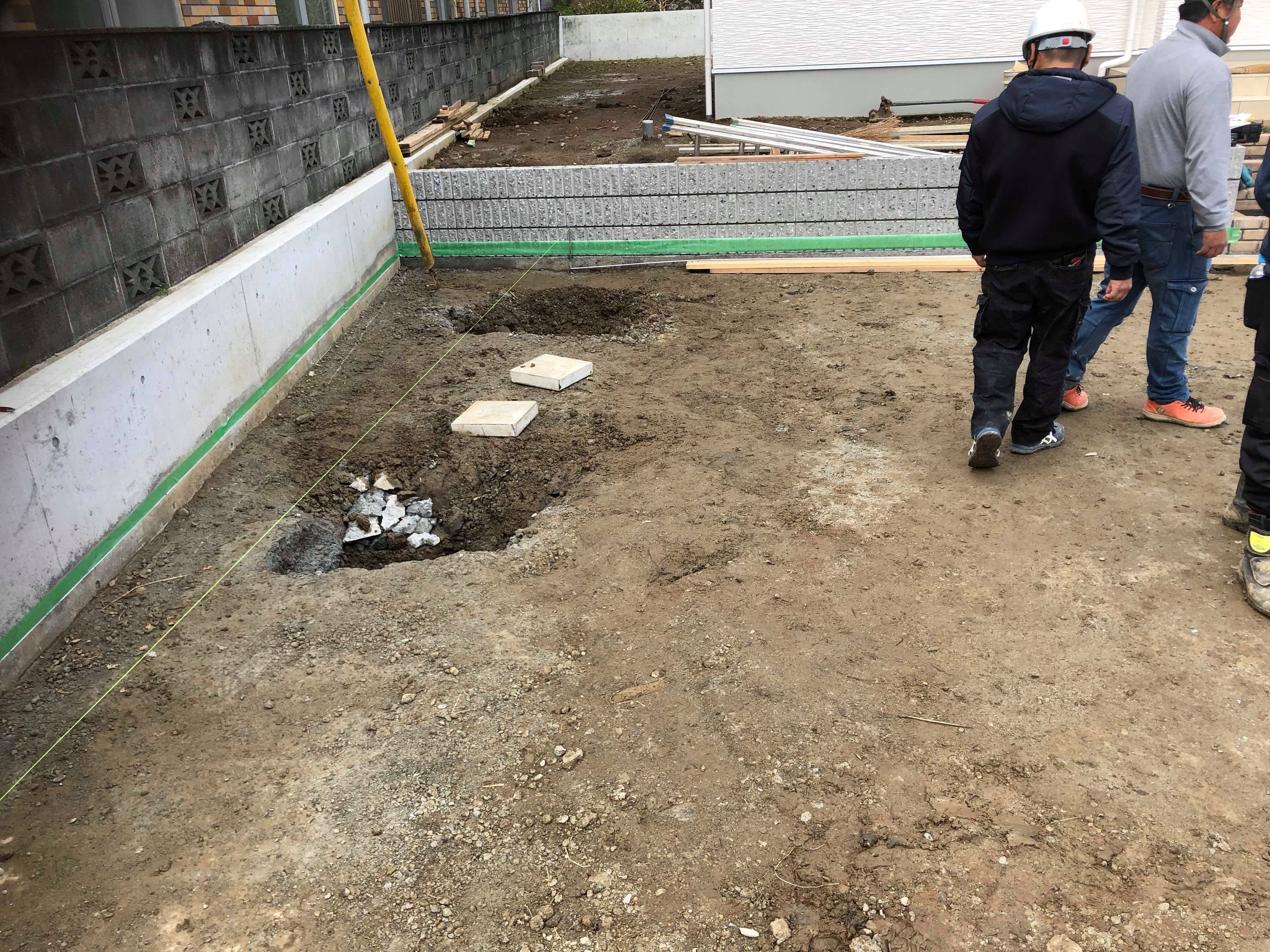 カーポートと土間コンは本当に1日で完成するのか タイムアタック カーポート編 Pt 1 水たまり対策 Drytech ドライテック 透水性舗装仕上材 生コンポータル カーポートと土間コンは本当に1日で完成するのか タイムアタック カーポート編 Pt 1 水たまり対策 Drytech ドライテック 透水性舗装仕上材 生コンポータル