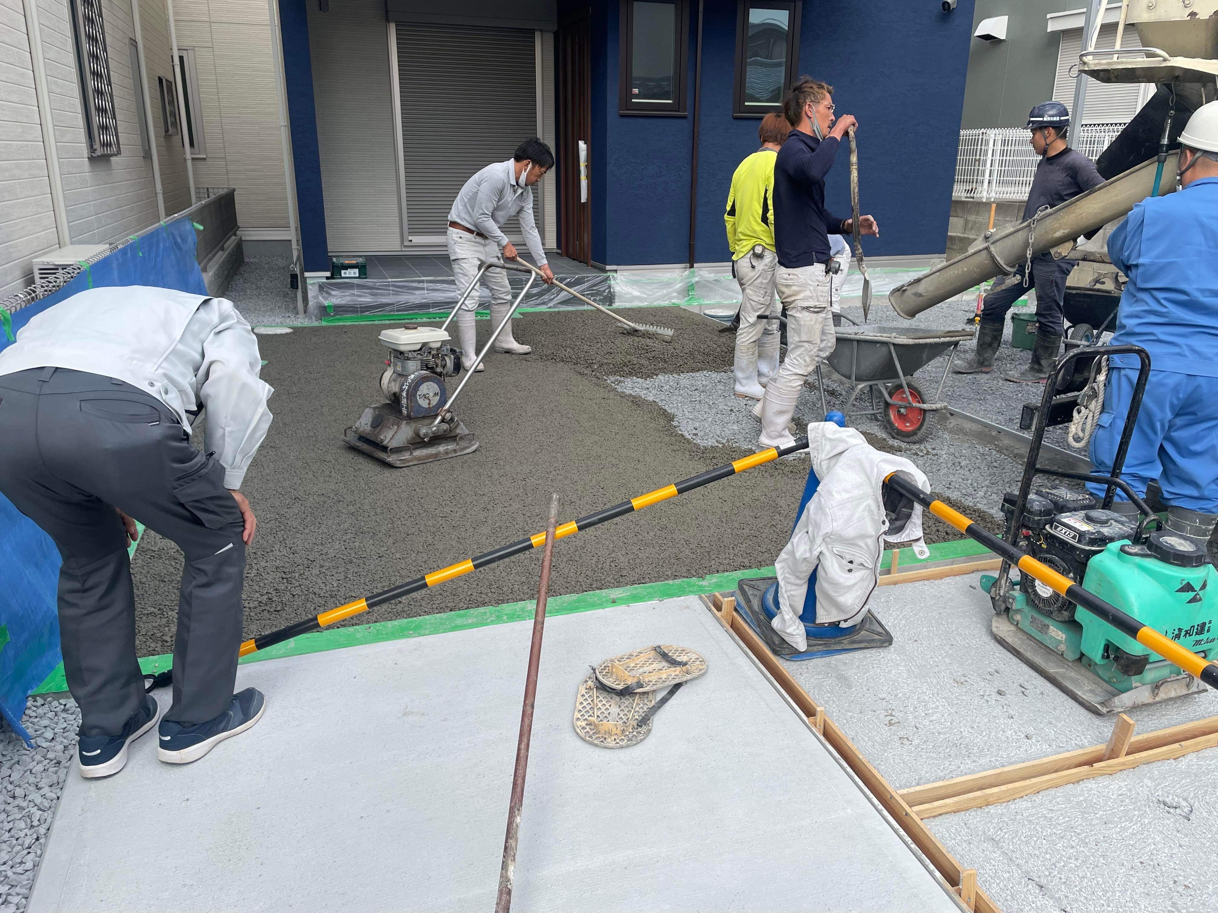 大阪 多様な手段で実現できる自宅用バスケットコートという夢 サン生コン カナヤテック 水たまり対策 Drytech ドライテック 透水性舗装仕上材 生コンポータル