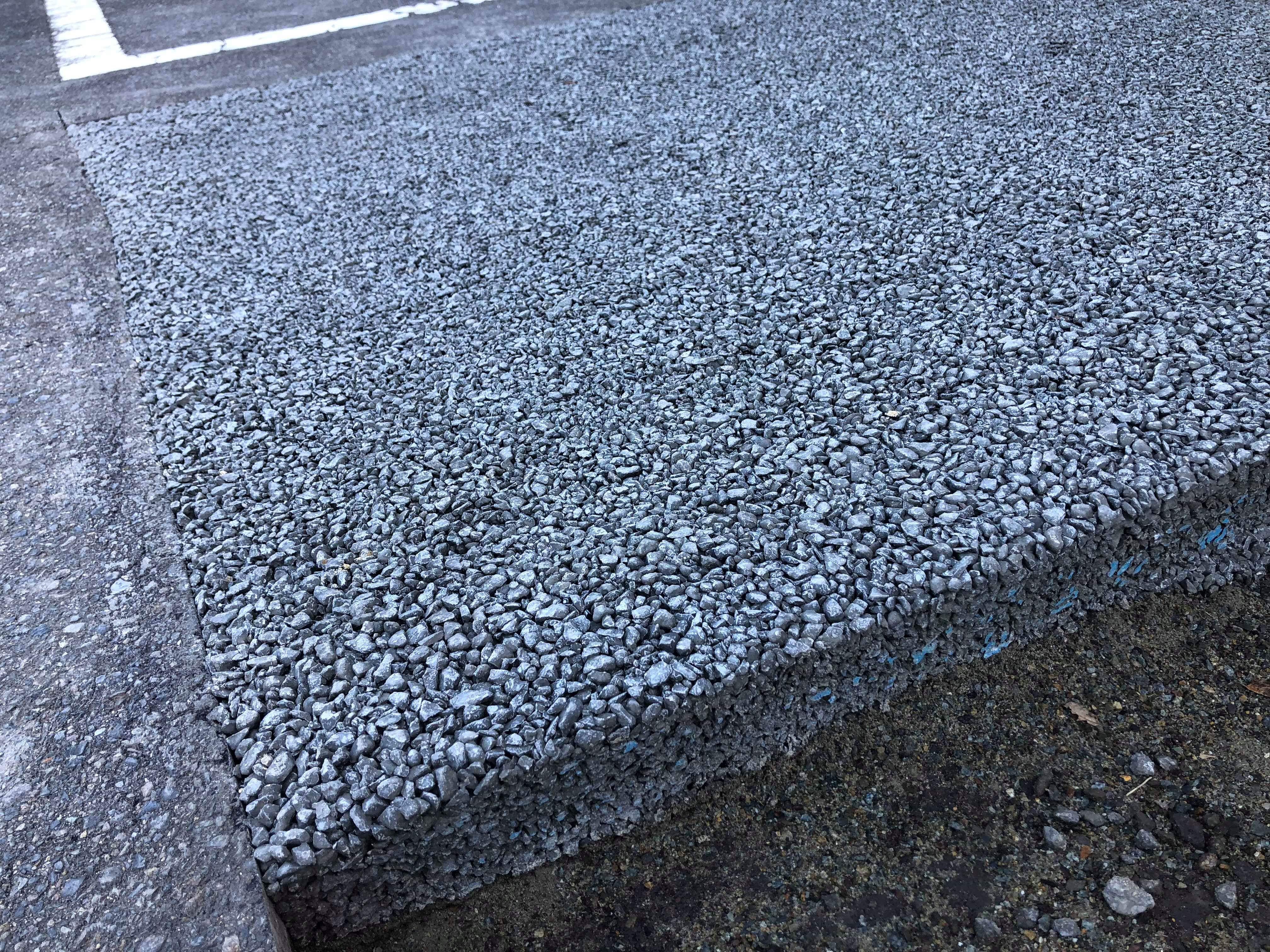 一体いくらなの？【透水性コンクリート】の価格について」｜水たまり