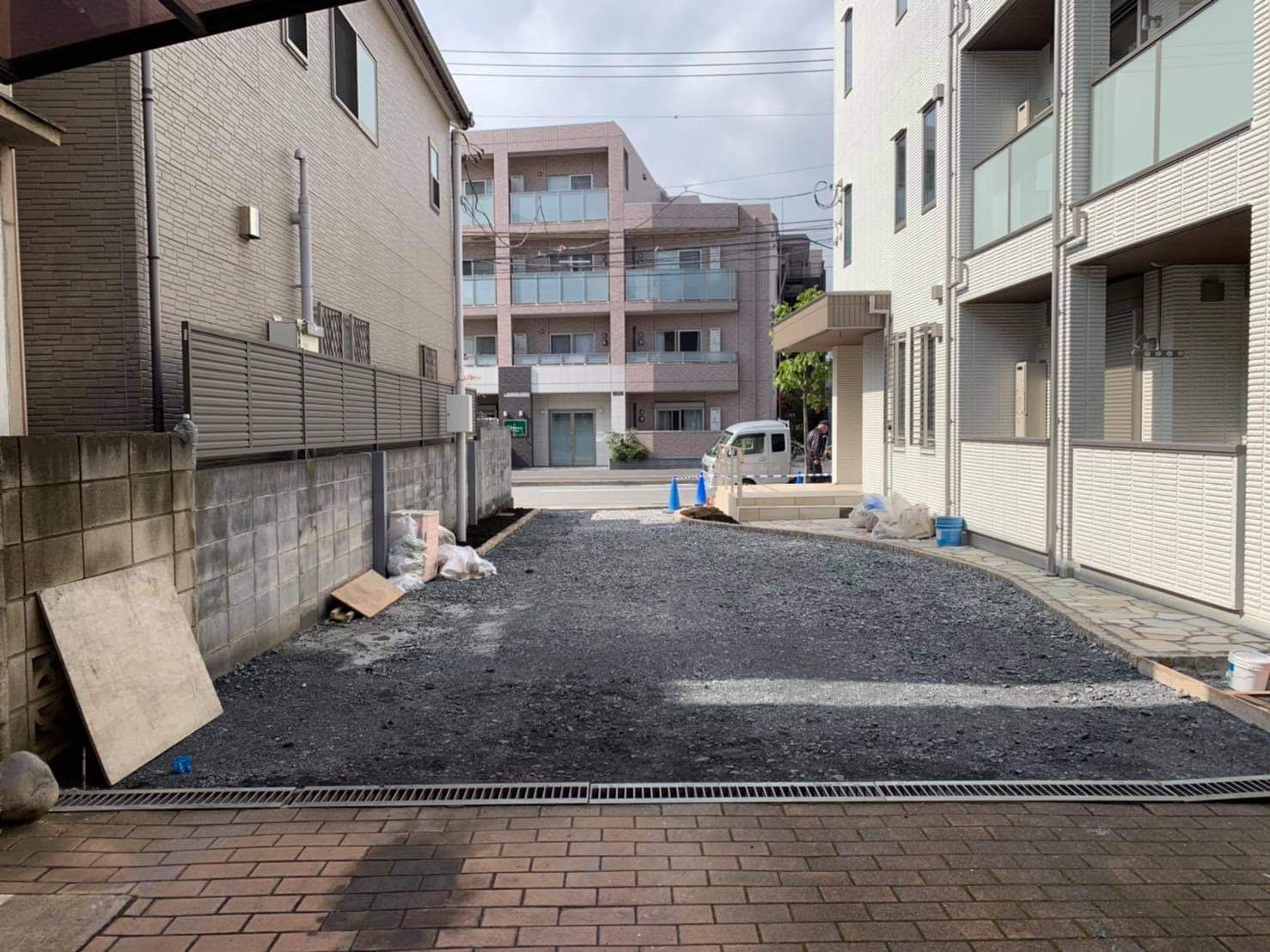 東京 土間コンの定番になりつつある ワイエイ ケイ 戸越生コン 水たまり対策 Drytech ドライテック 透水性舗装仕上材 生コンポータル