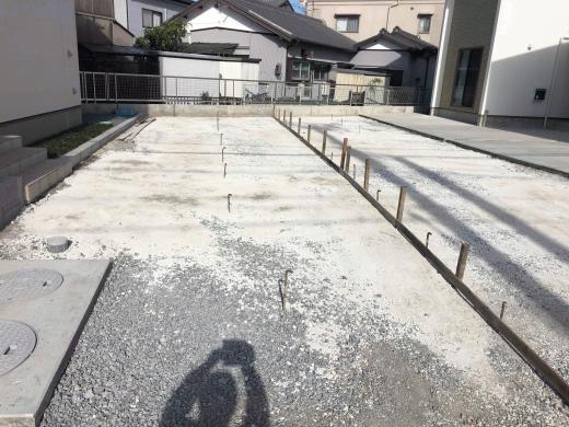 M2単価は一緒でも透水性コンクリートの方が 安い 理由 土間コンクリート Vs 透水性コンクリート 3 水たまり対策 透水コン 透水性舗装仕上材 生コンポータル