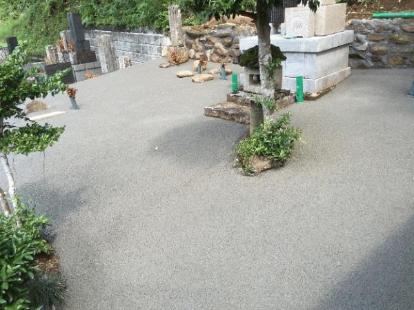 静岡県 雨水流出対策 透水性舗装ドライテック 墓地　材料施工