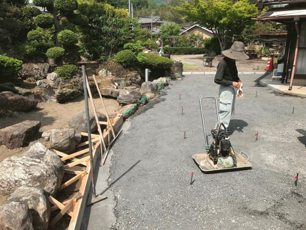 「夏熱くなるアスファルトと比べて」 涼しい・エクステリア・外構・自社施工・施工指導
