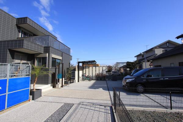 「旗竿地(はたざおち)で土間コンの水勾配」
