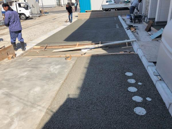 「はじめてだからやだ｜水勾配のいらない土間コン」