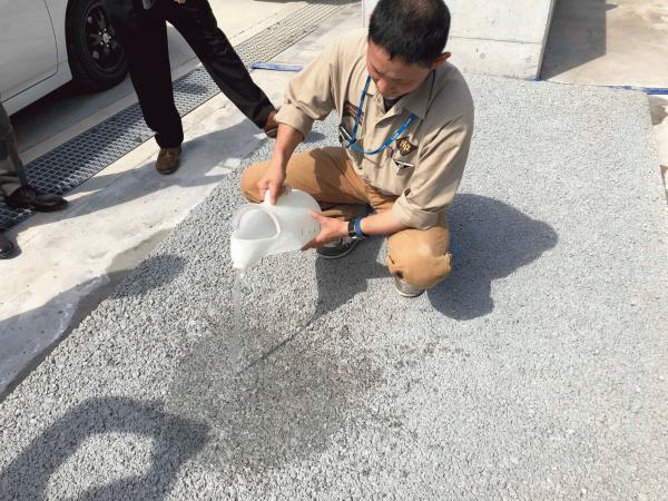 「お施主様への直接の提案はいたしません|水勾配のいらない土間コン」