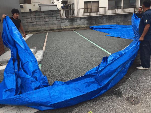 「アスファルトで行く前に【透水性コンクリート】検討する理由って何?」