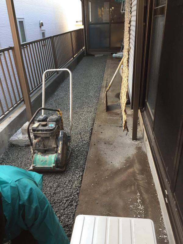 お施主さんにも施工業者にも有益な土間コン!【犬走り】に透水性コンクリート