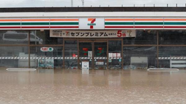 「商売は敷居を低く、住まいは敷居を高く。水はけどうする？店舗外構」