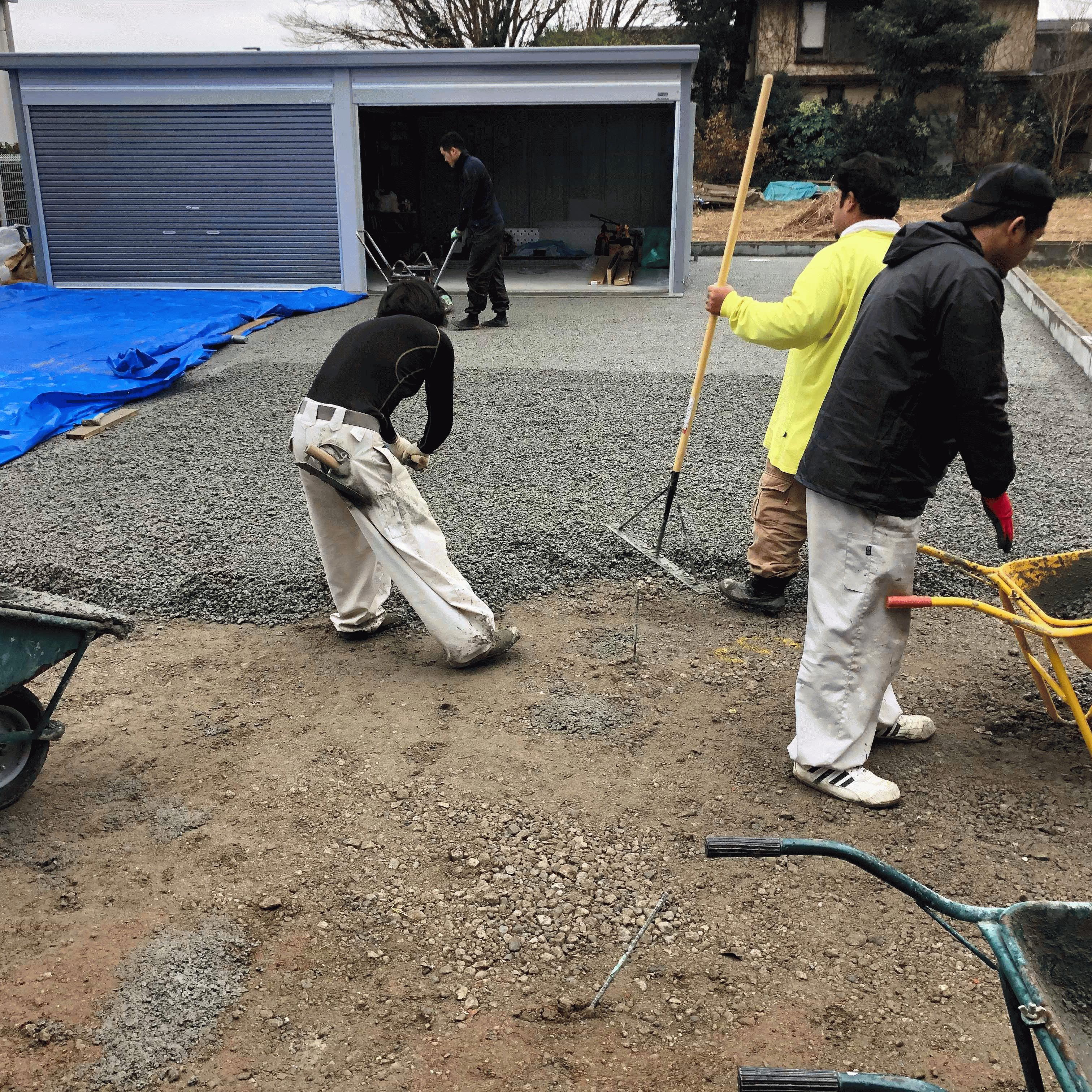 【千葉】「最近の素人はマジですごい」友達集めて150m2駐車場5人DIY・土間コン