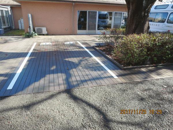 「エクステリアの一石二鳥 木の駐車場?!|ウッドデッキ」