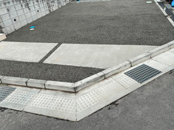 【広島】「車をよく洗うので足元に水がたまるのがイヤ」洗車・平ら・水はけ