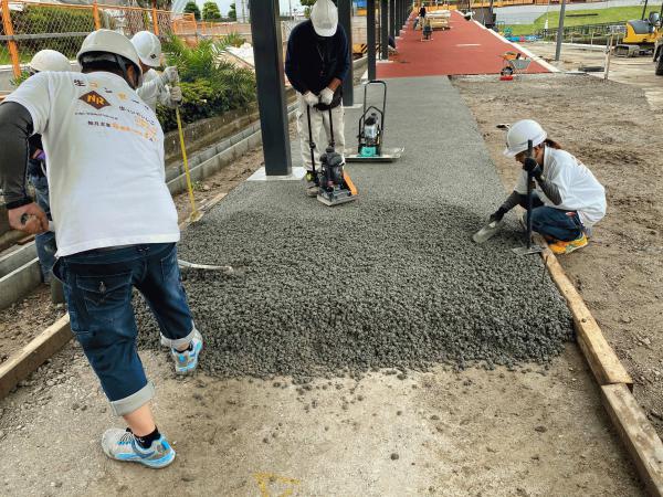 【東京】「型枠を固定しなくてもいい!」「すぐに撤去して繰り返し使える」工期・歩道・舗装
