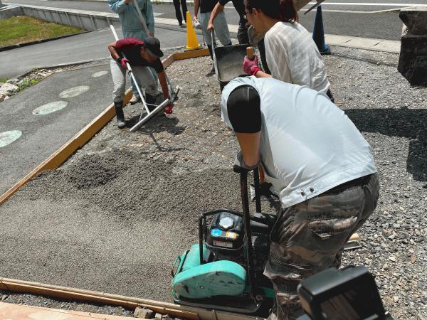 【静岡】「他人に勧める前にまず自分から」駐車場・+D Architects・藤枝生コン