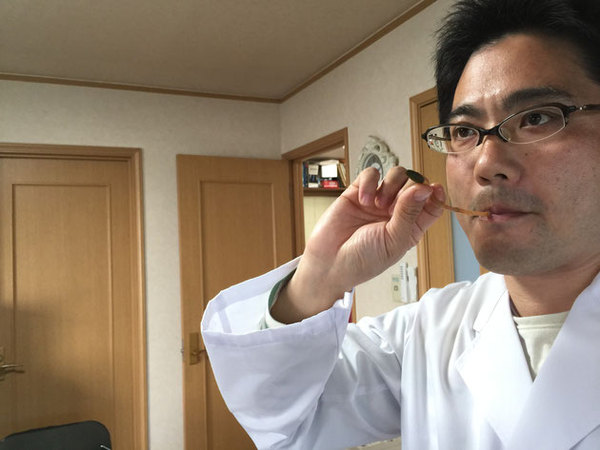 「お庭の舗装って年ガラ年中張り替えたりしますっけ?」 草・目詰まり・エクステリア・土間コン・駐車場・ガーデニング