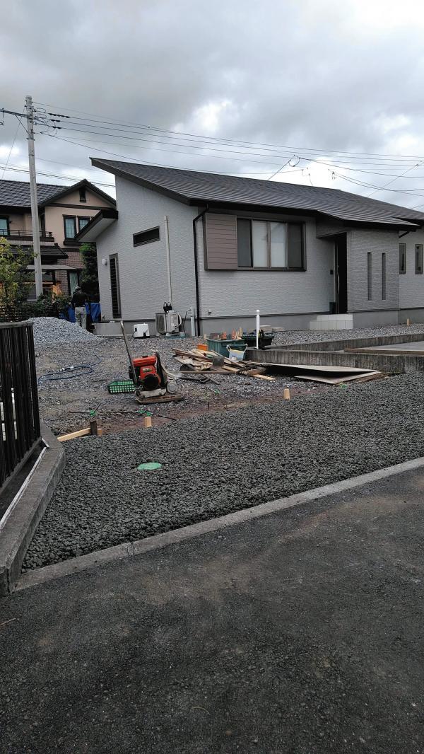 【静岡】《小規模対応》「舗装といえば水を通すコンクリートだよね」富士西麓ガーデン