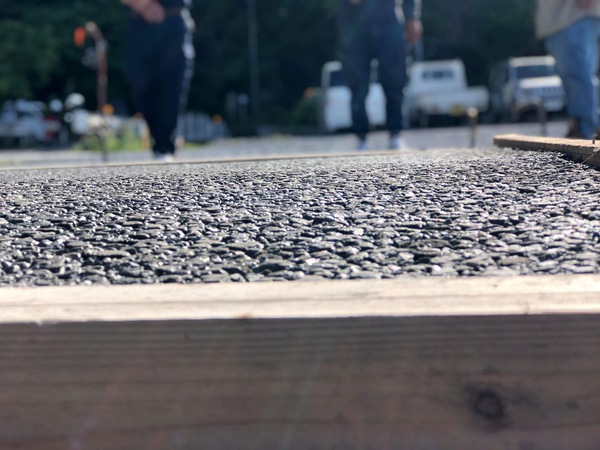 「余った材料で展示場｜水勾配のいらない土間コン」