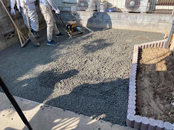 埼玉 草取り から解放され バスケ の練習ができる庭 Diyで施工を計画 砕石を敷き均す価格で 渋谷建材 エクテム 水たまり対策 Drytech ドライテック 透水性舗装仕上材 生コンポータル